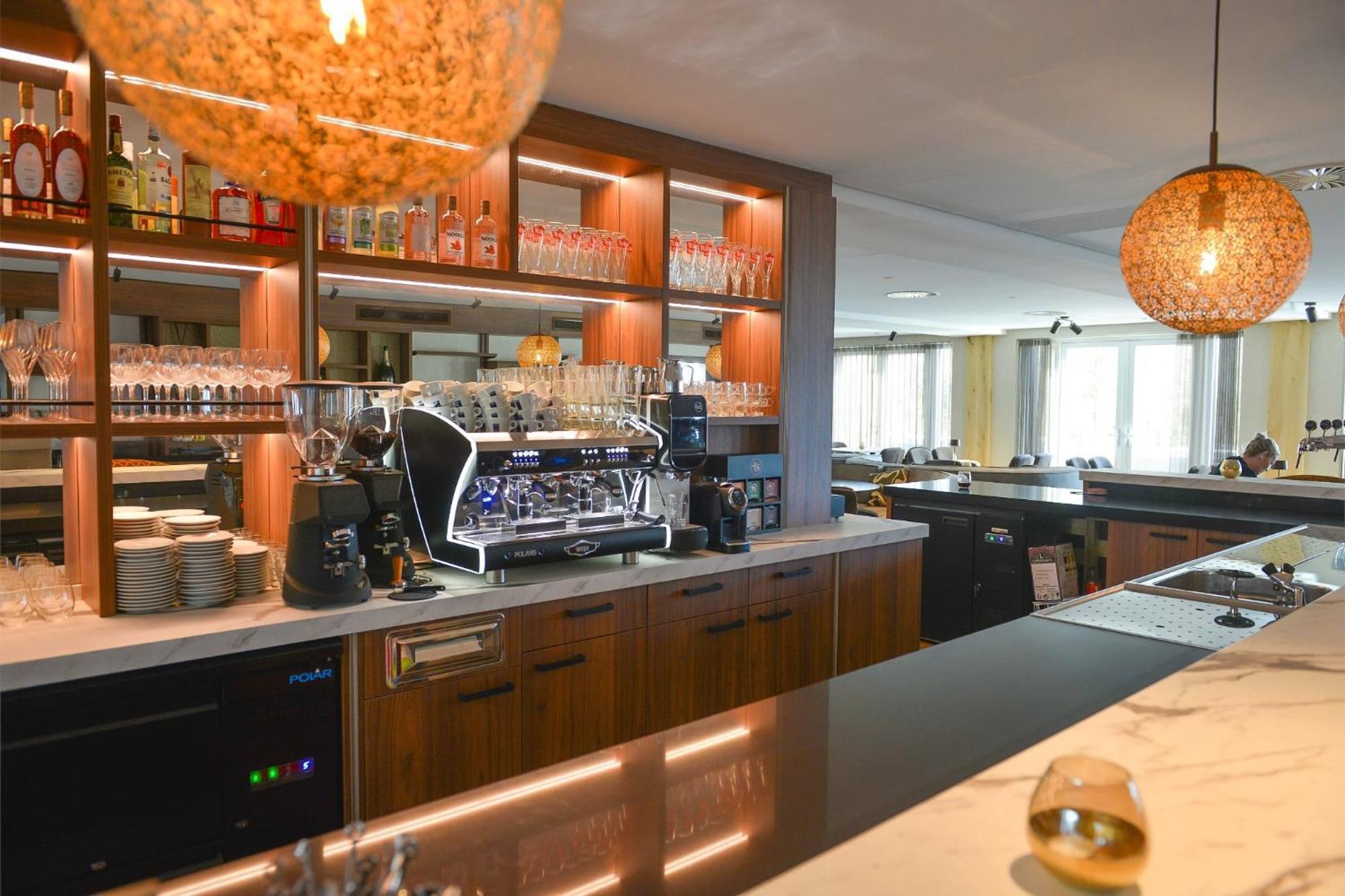 Eilandhotel Texel Де-Коксдорп Экстерьер фото The bar at the restaurant